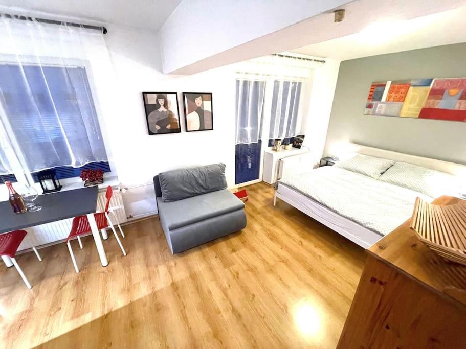 Charming Studio In The Old Town Lejlighed Bratislava Eksteriør billede